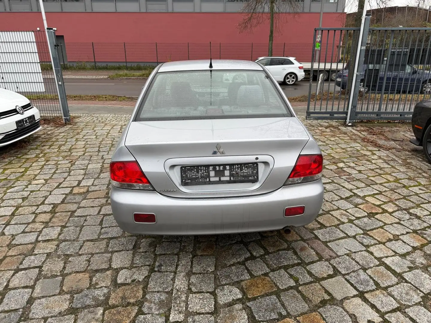 Mitsubishi Lancer Lancer 1.6 Limousine Klima Silber - 1