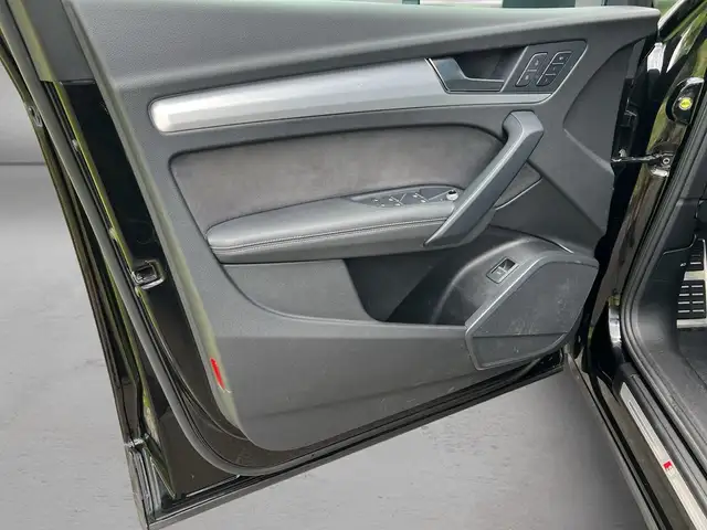 Audi SQ5 view 6