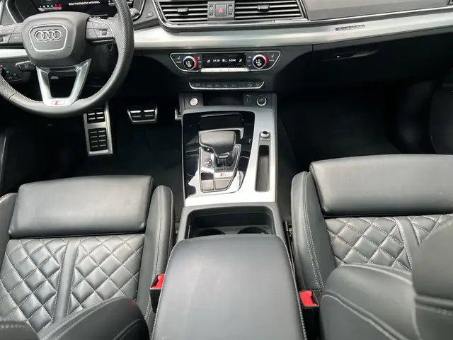 Audi SQ5 view 9