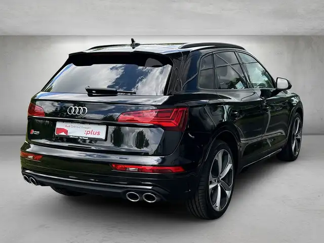 Audi SQ5 view 3