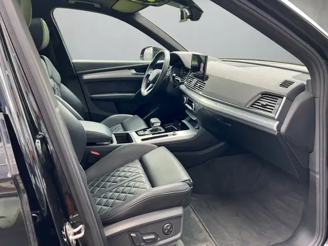 Audi SQ5 view 13