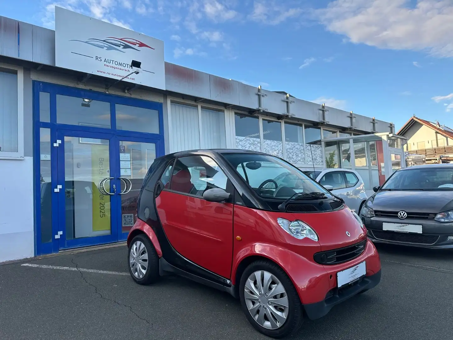smart forTwo Coupe CDI Autom.*Glasdach*eFH*CD/MP3* Красный - 2