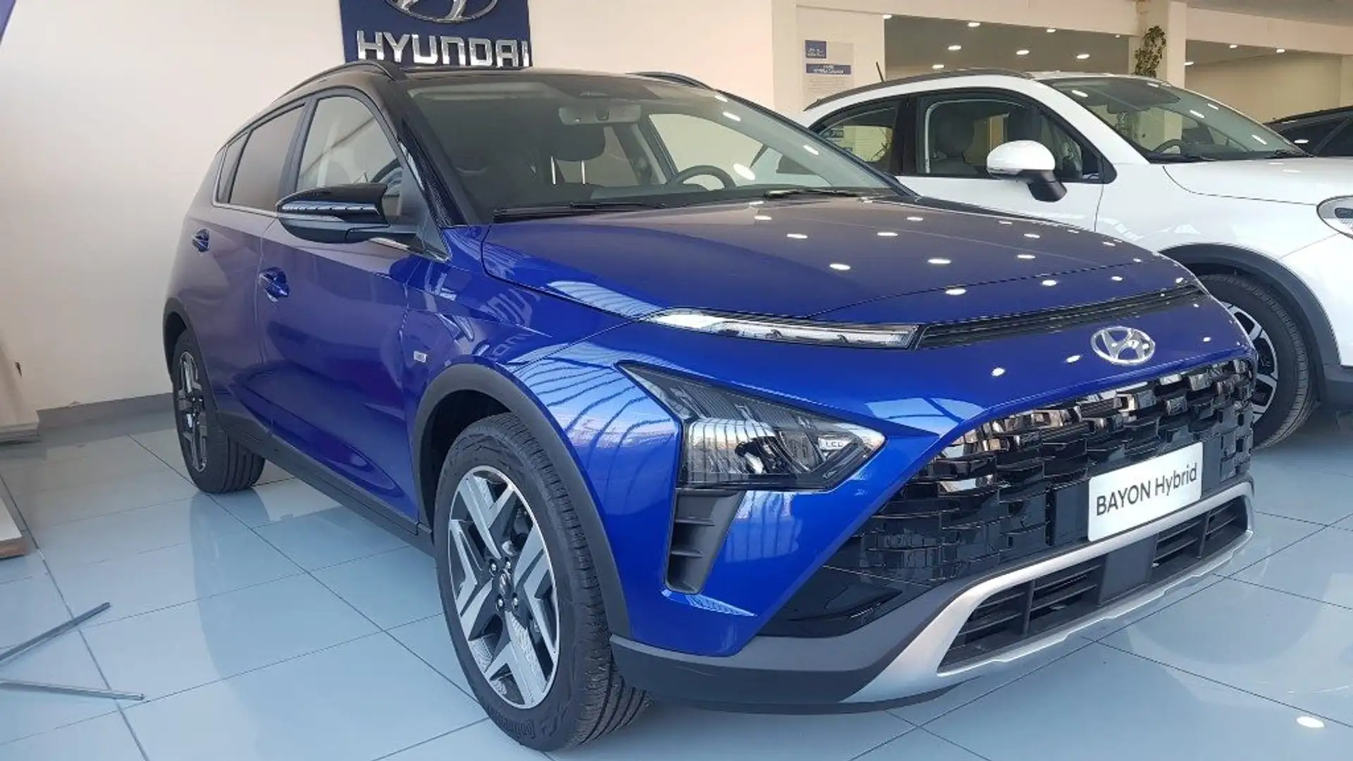 Hyundai BAYON 1.0 T-GDI Hybrid 48V iMT XClass Rosso - 2