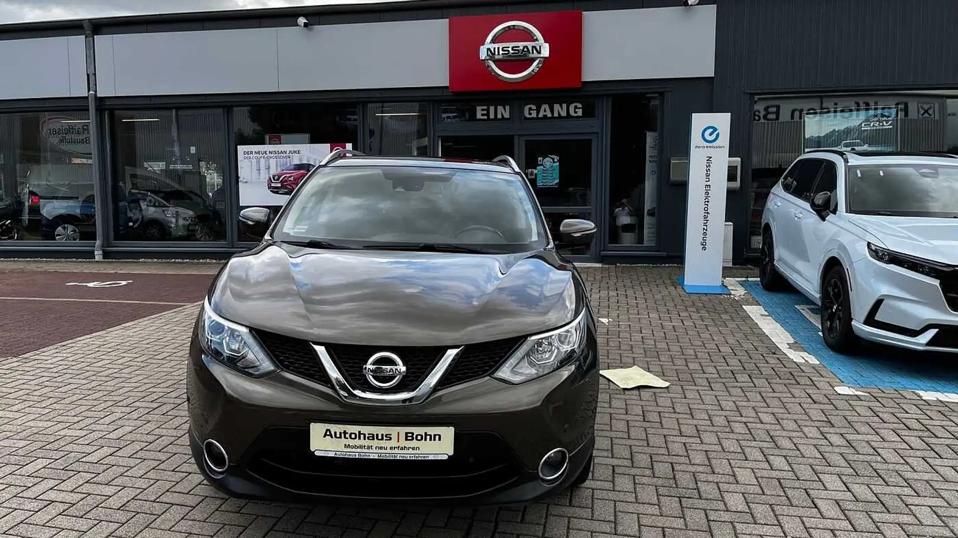 Nissan Qashqai 1.2 DIG-T TEKNA Braun - 1