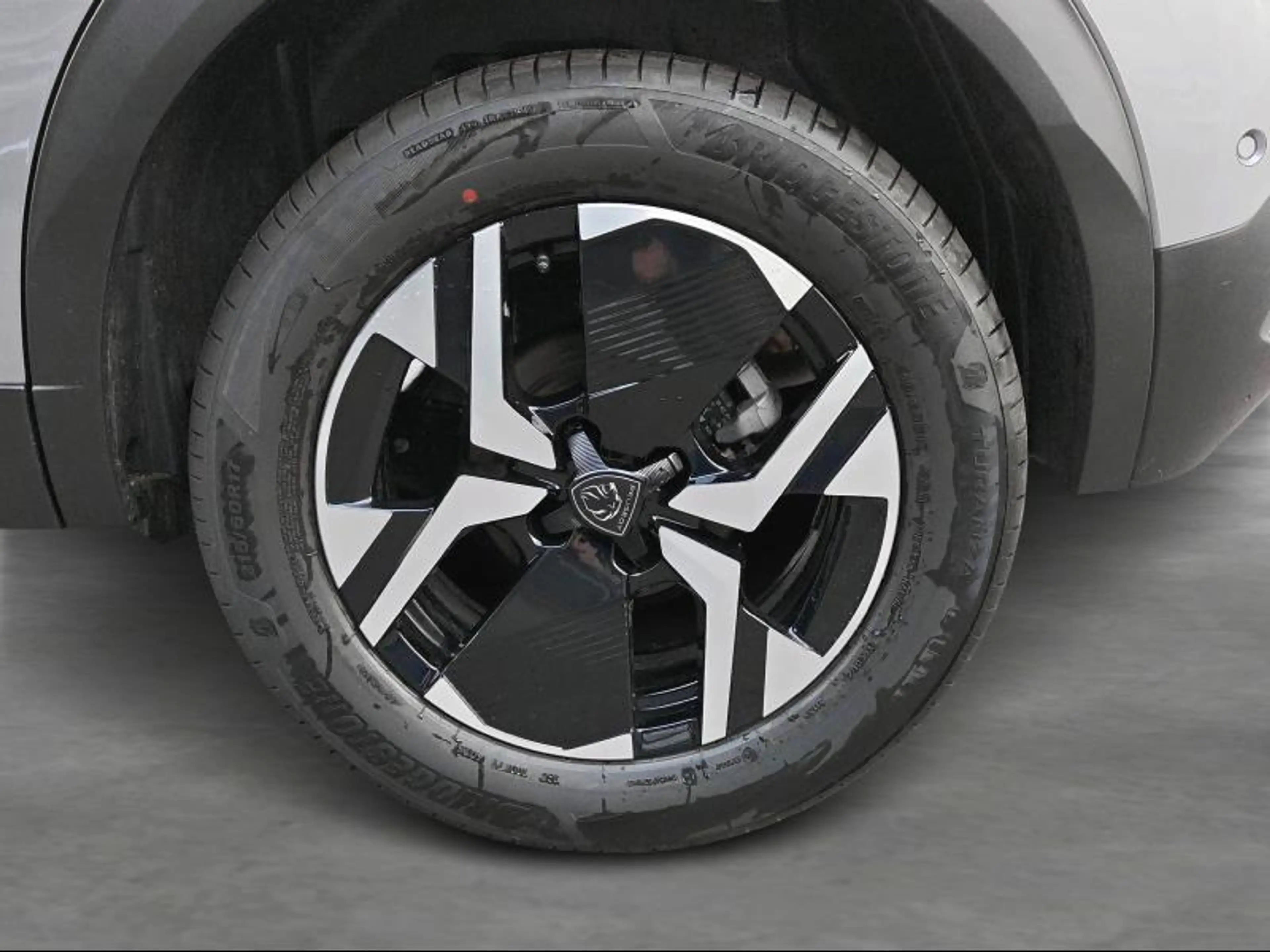 Peugeot 2008 ALLURE 110PK MHEV e-DCS6 — photo 7