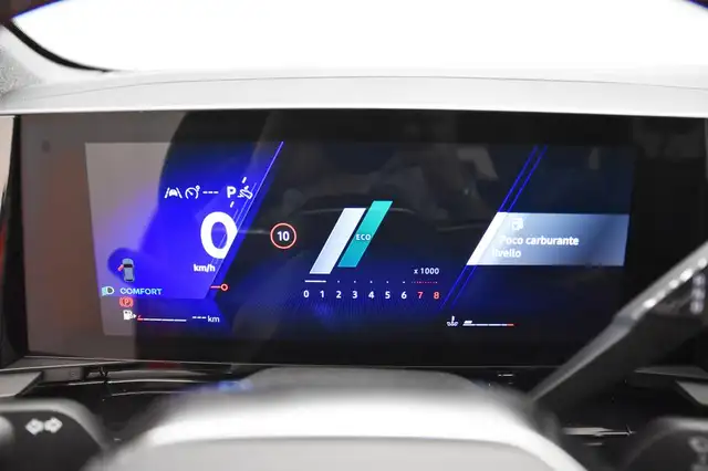 Renault Austral view 8