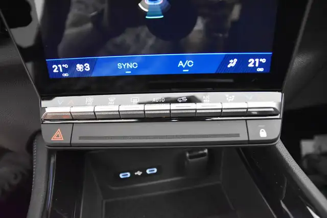 Renault Austral view 14