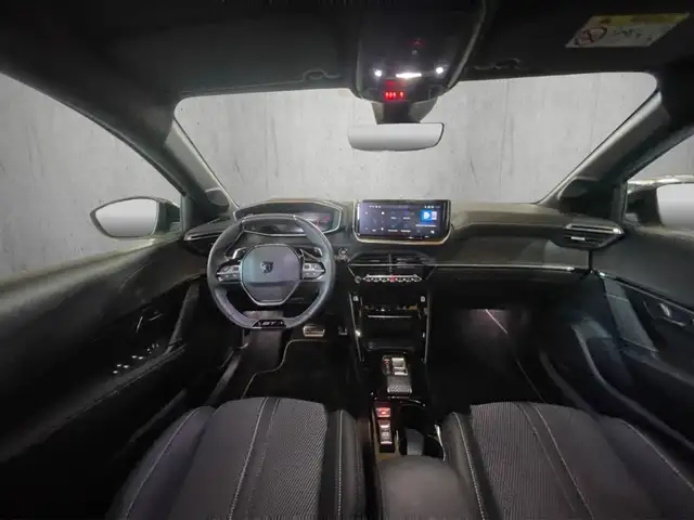 Peugeot 208 view 12