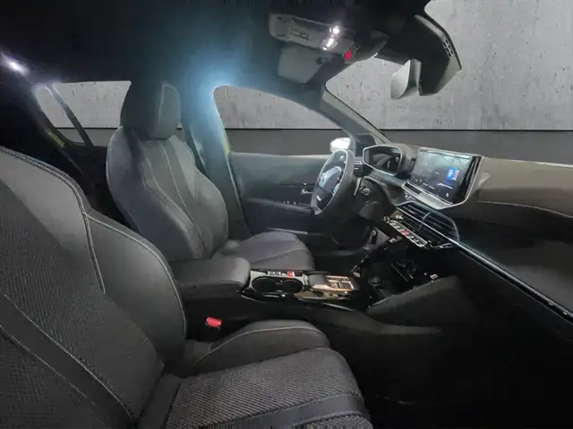 Peugeot 208 view 13