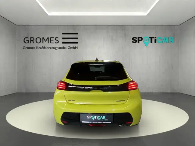 Peugeot 208 view 4