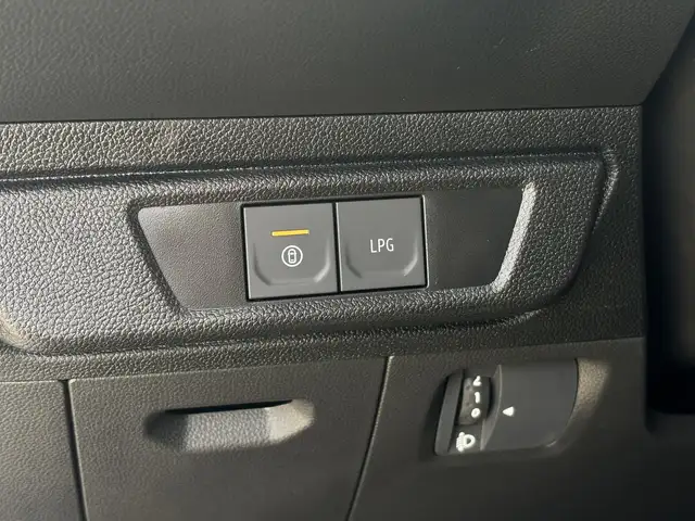Dacia Sandero view 12