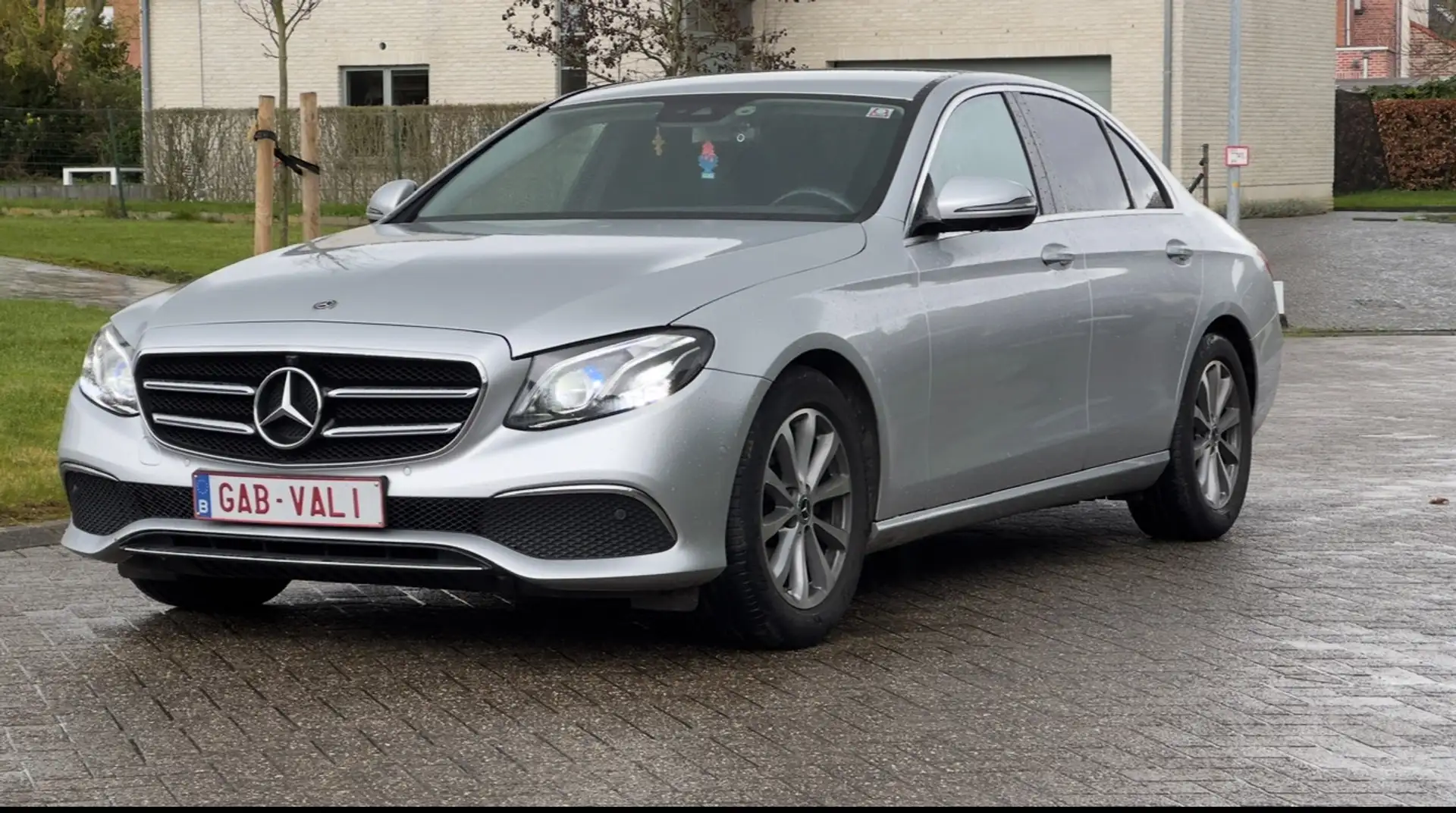 Mercedes-Benz E 200 d 9G-TRONIC - 1
