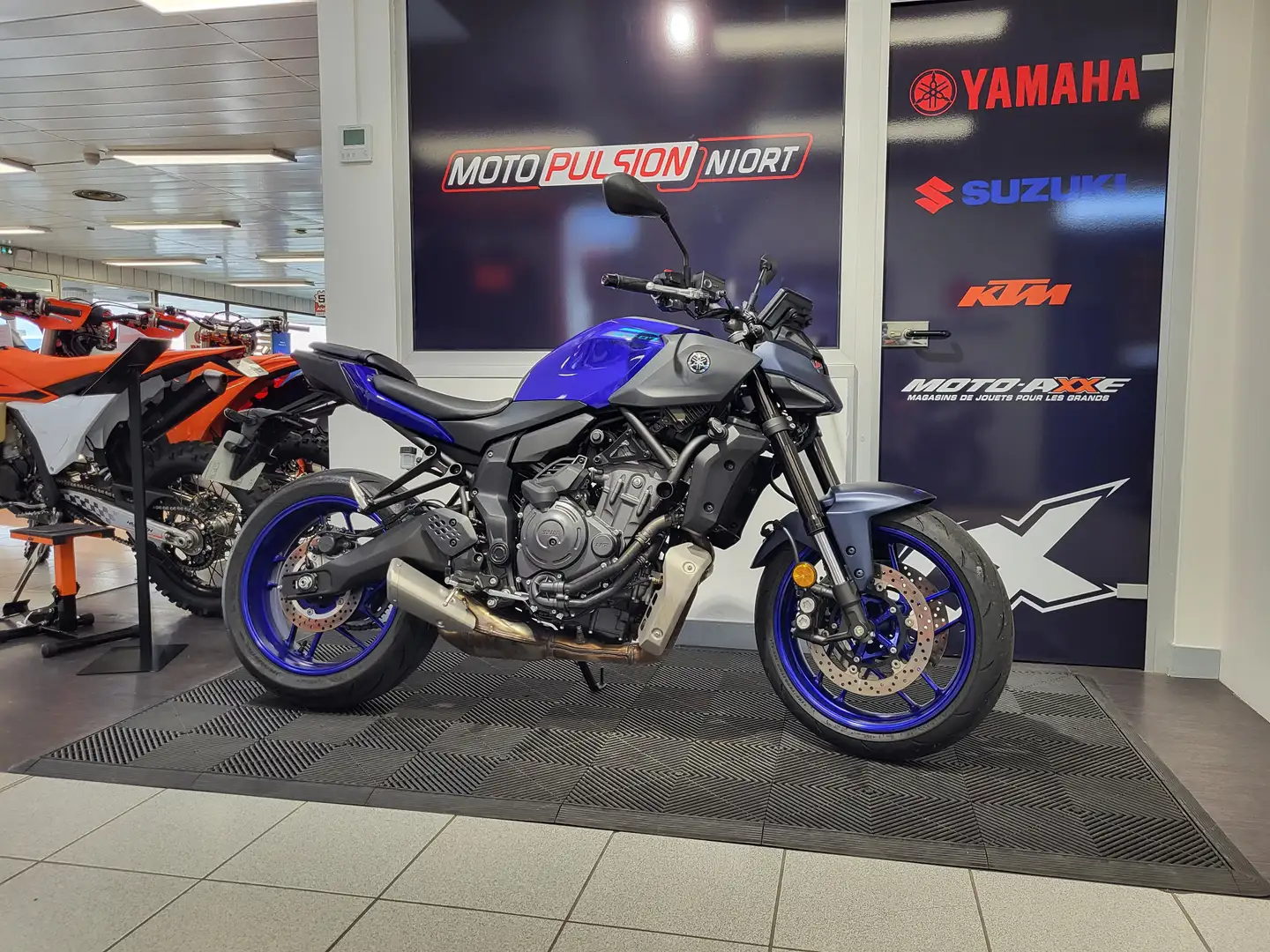 Yamaha MT-07 Blau - 1