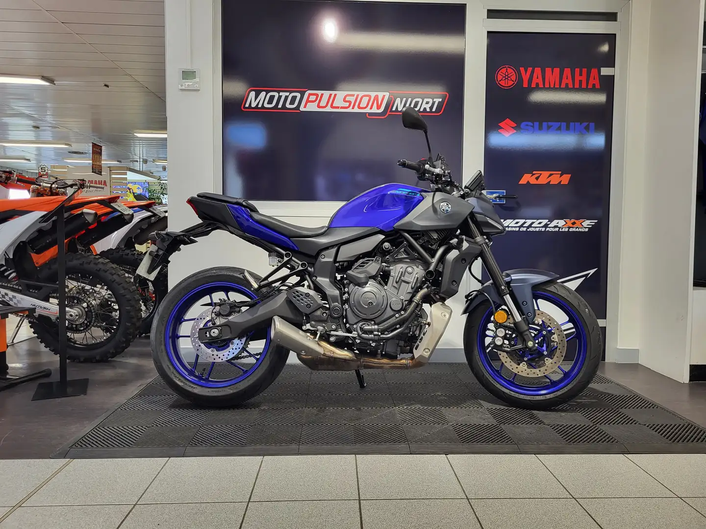 Yamaha MT-07 Blau - 2