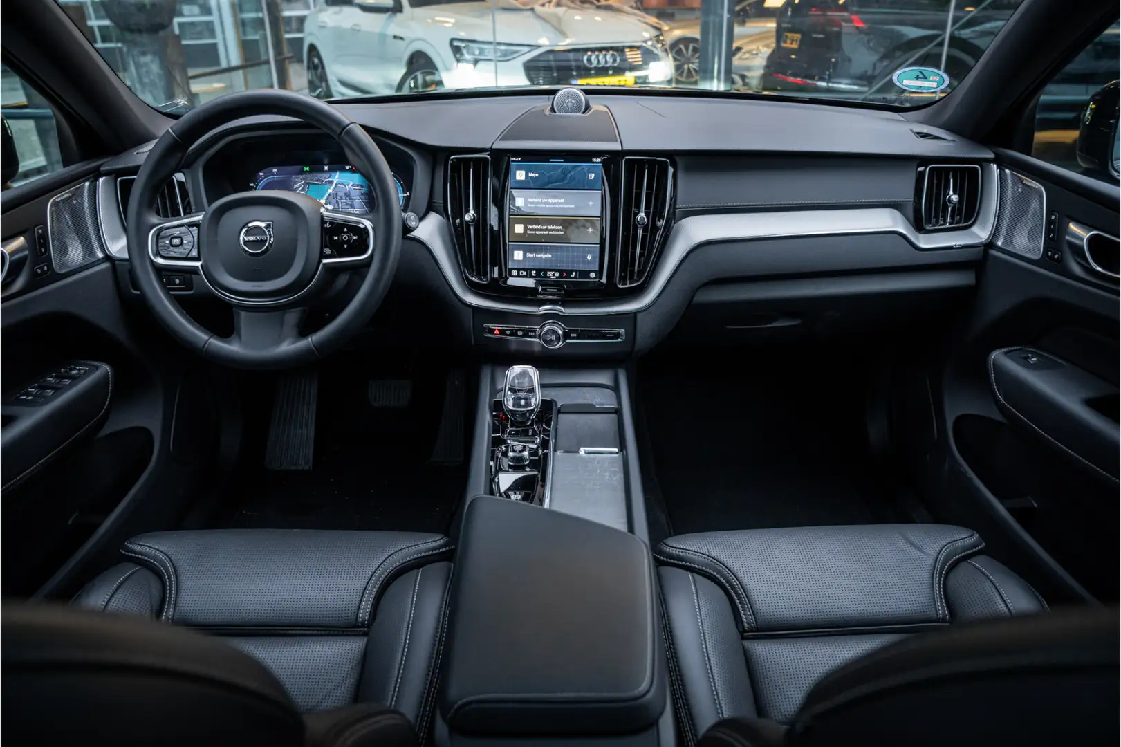 Volvo XC60 2.0 T6 Plug-in hybrid AWD Ultimate Black Edition F Nero - 2