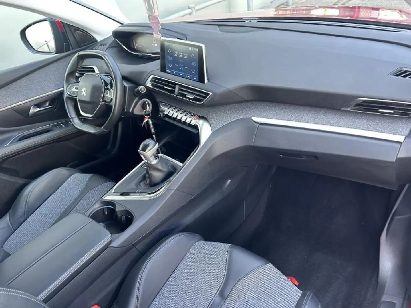 Peugeot 3008 Allure Red - 2