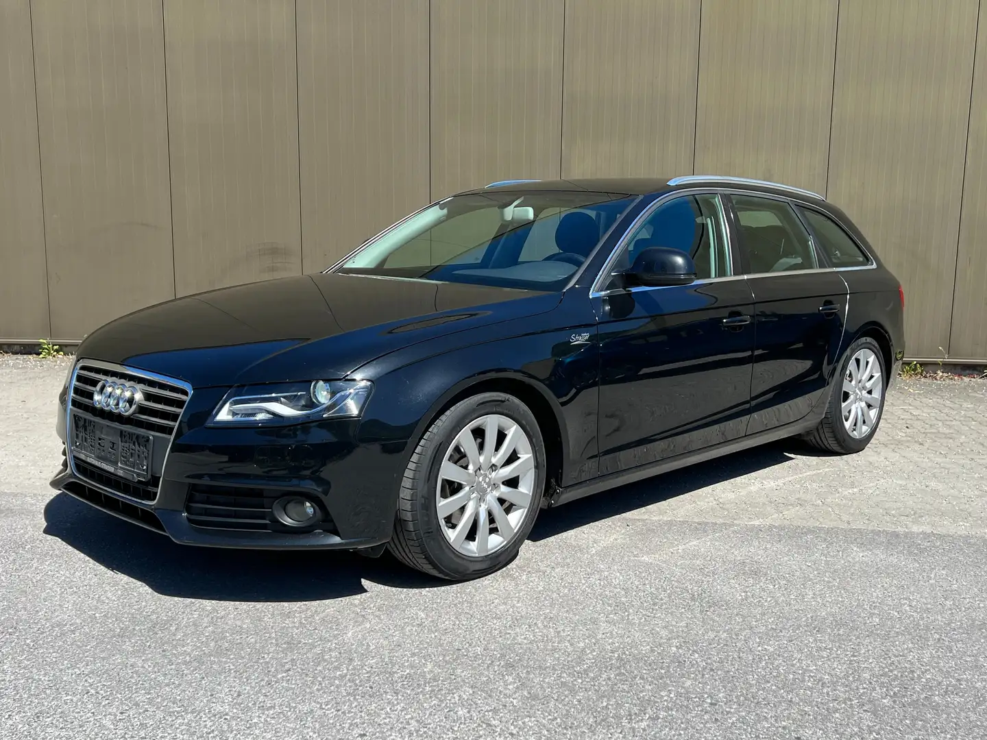Audi A4 2.0 TDI Xenon LED Navi PDC Sitzheizung* Schwarz - 1