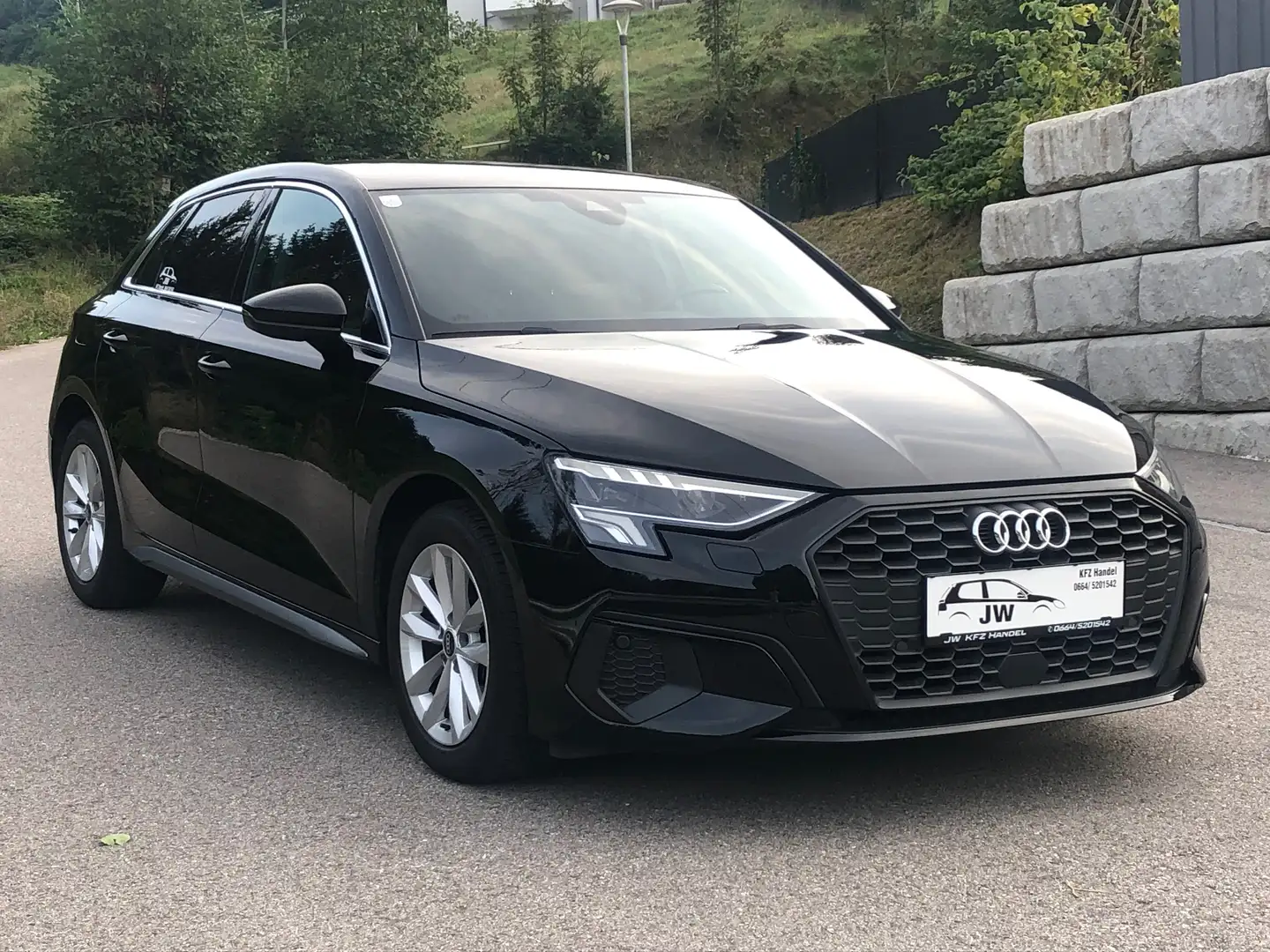 Audi A3 1.Besitz, *Garantie*, Pickerl NEU Schwarz - 1