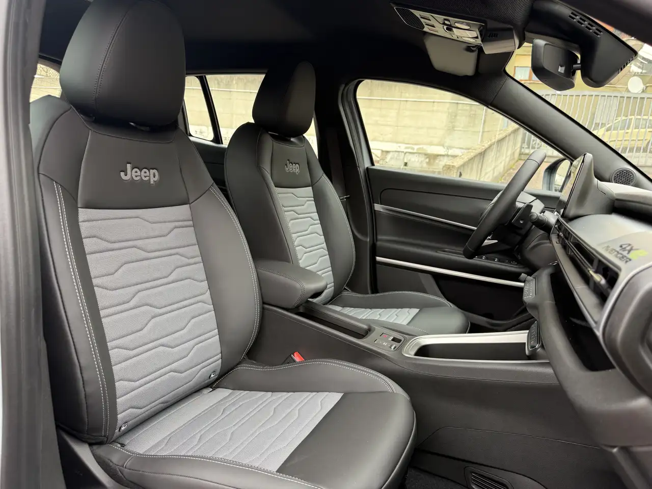 Jeep Avenger 1.2 turbo e-hybrid mhev Upland 4xe 145cv edct6 18