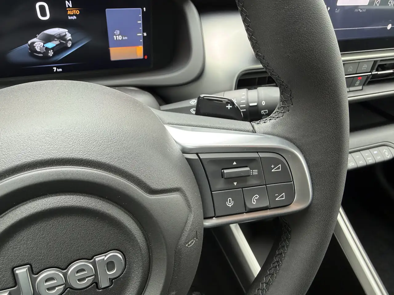 Jeep Avenger 1.2 turbo e-hybrid mhev Upland 4xe 145cv edct6 33