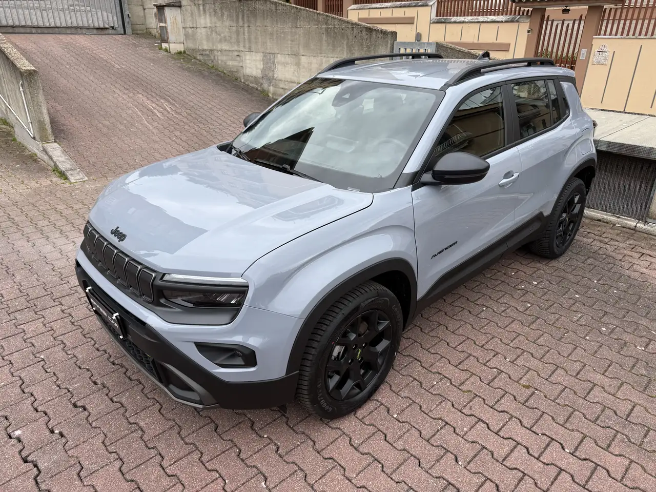 Jeep Avenger 1.2 turbo e-hybrid mhev Upland 4xe 145cv edct6