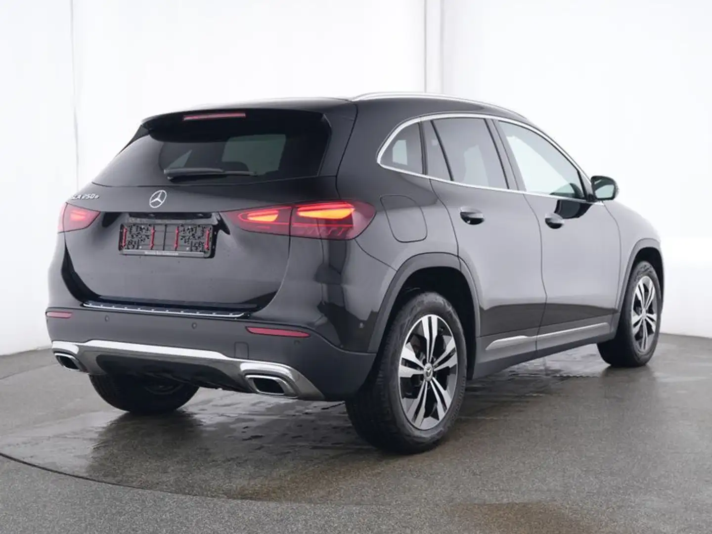 Mercedes-Benz GLA 250 e Plug-In Hybride Trekhaak | AC en DC Laden | Dode Noir - 2