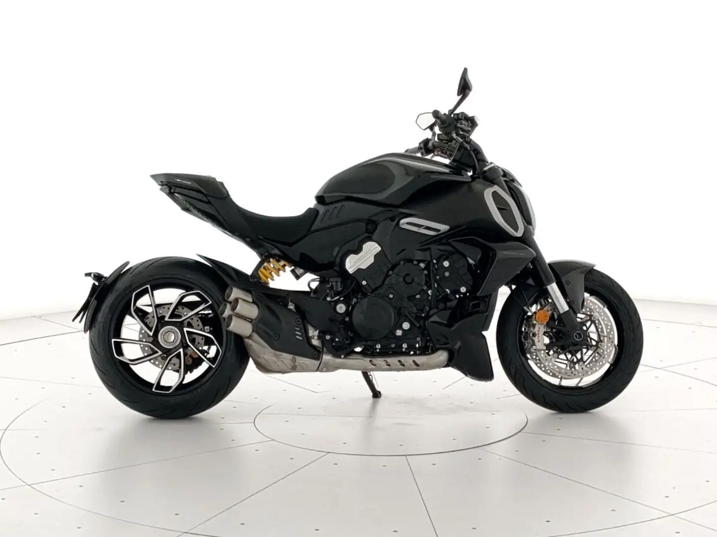 Ducati Diavel V4 Thrilling Black my23 Чорний - 1