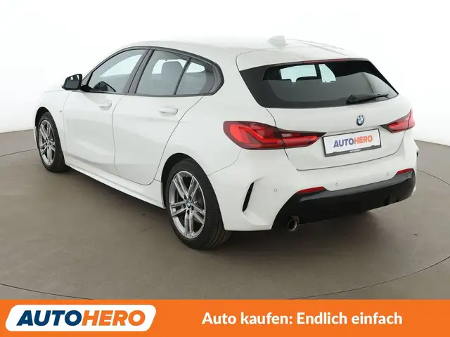 BMW 1 Series view 4