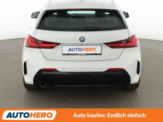 BMW 1 Series view 5
