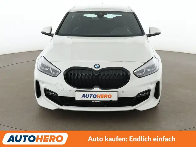 BMW 1 Series view 9