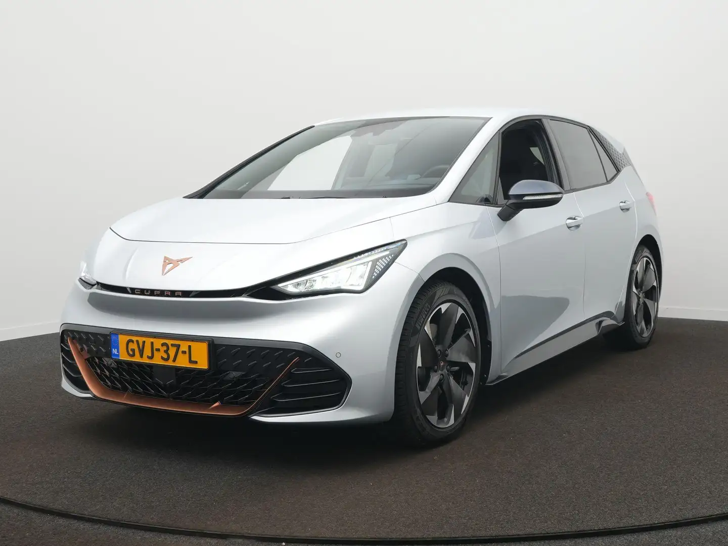CUPRA Born Essential 63 kWh / Sportstoelen / Carplay / LED / Gris - 1