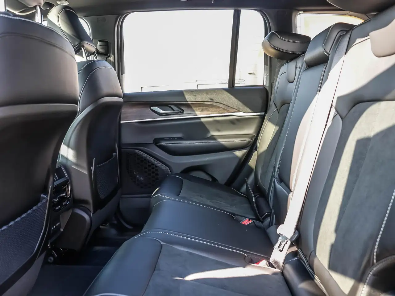 Jeep Grand Cherokee photo Jeep Grand Cherokee