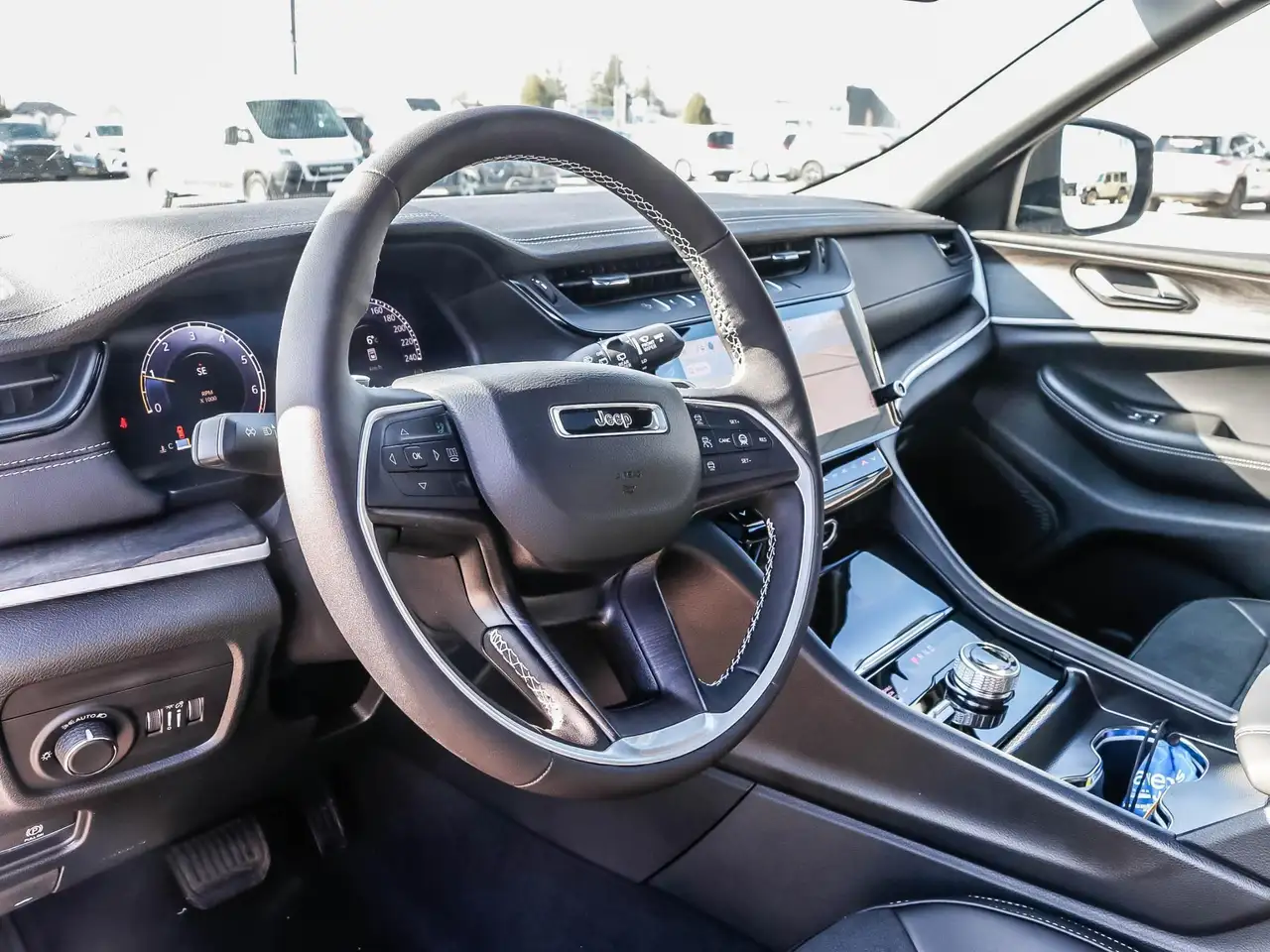 Jeep Grand Cherokee photo Jeep Grand Cherokee