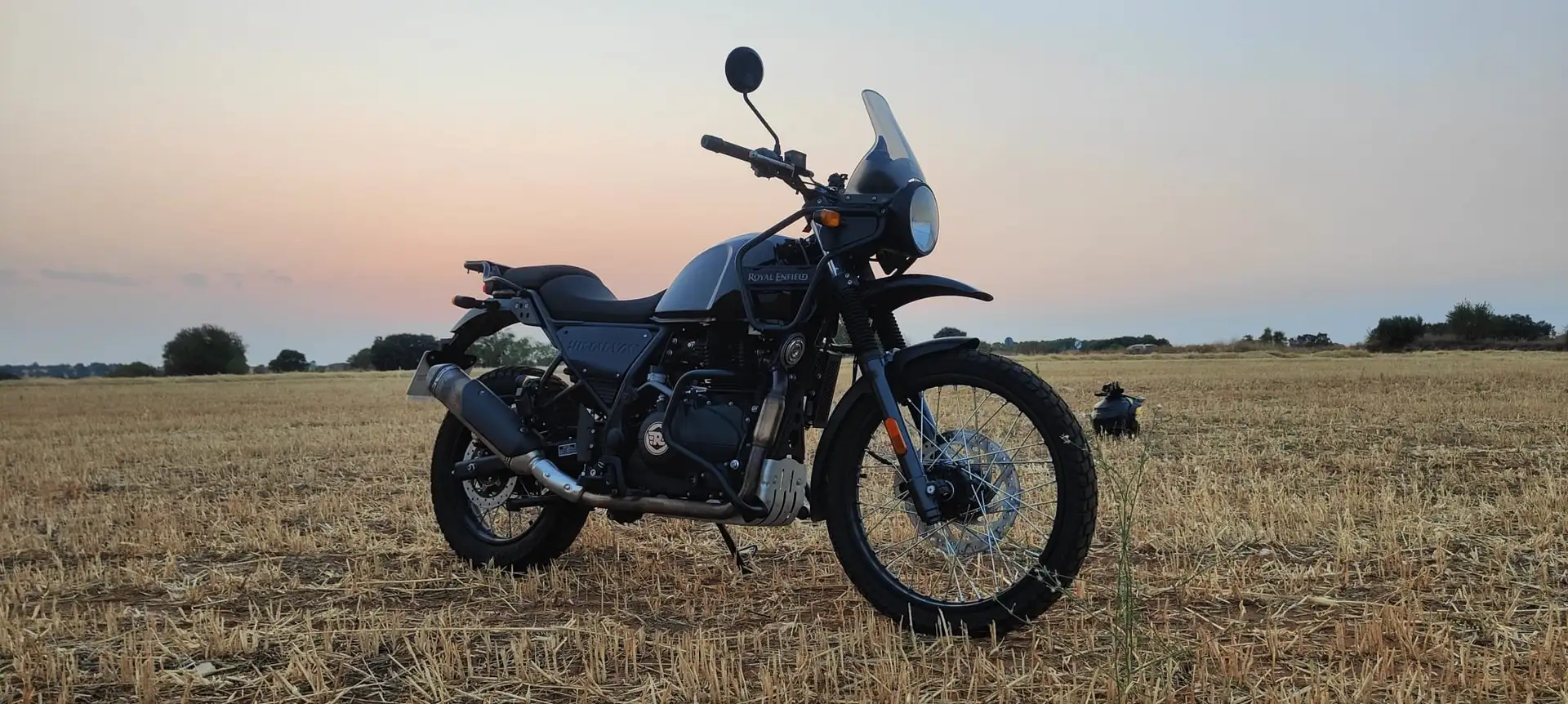 Royal Enfield Himalayan 411 2023 Negro - 2