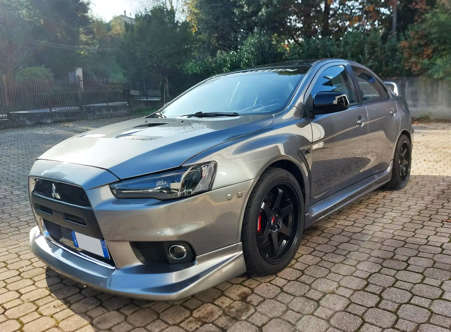 Mitsubishi Lancer Evolution X 2.0 turbo GSR 4wd Grijs - 2