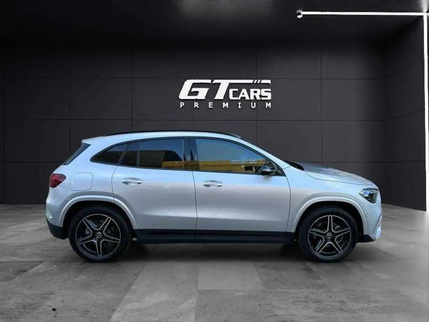 Mercedes-Benz GLA 45 AMG 250e Silber - 2