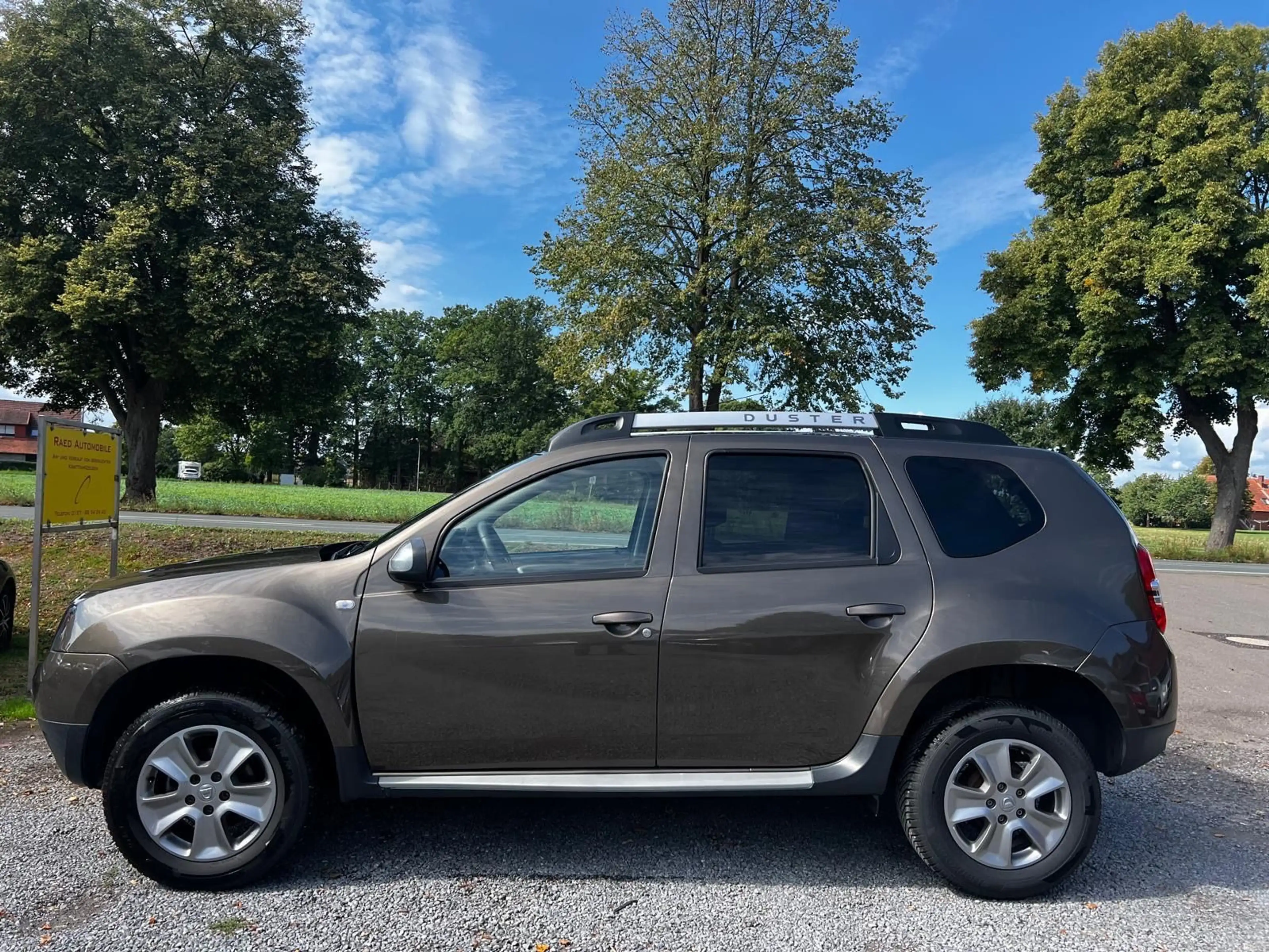 Dacia Duster 1.6 Laureate 4x2*76Tkm*1Hd*Garantie — photo 2