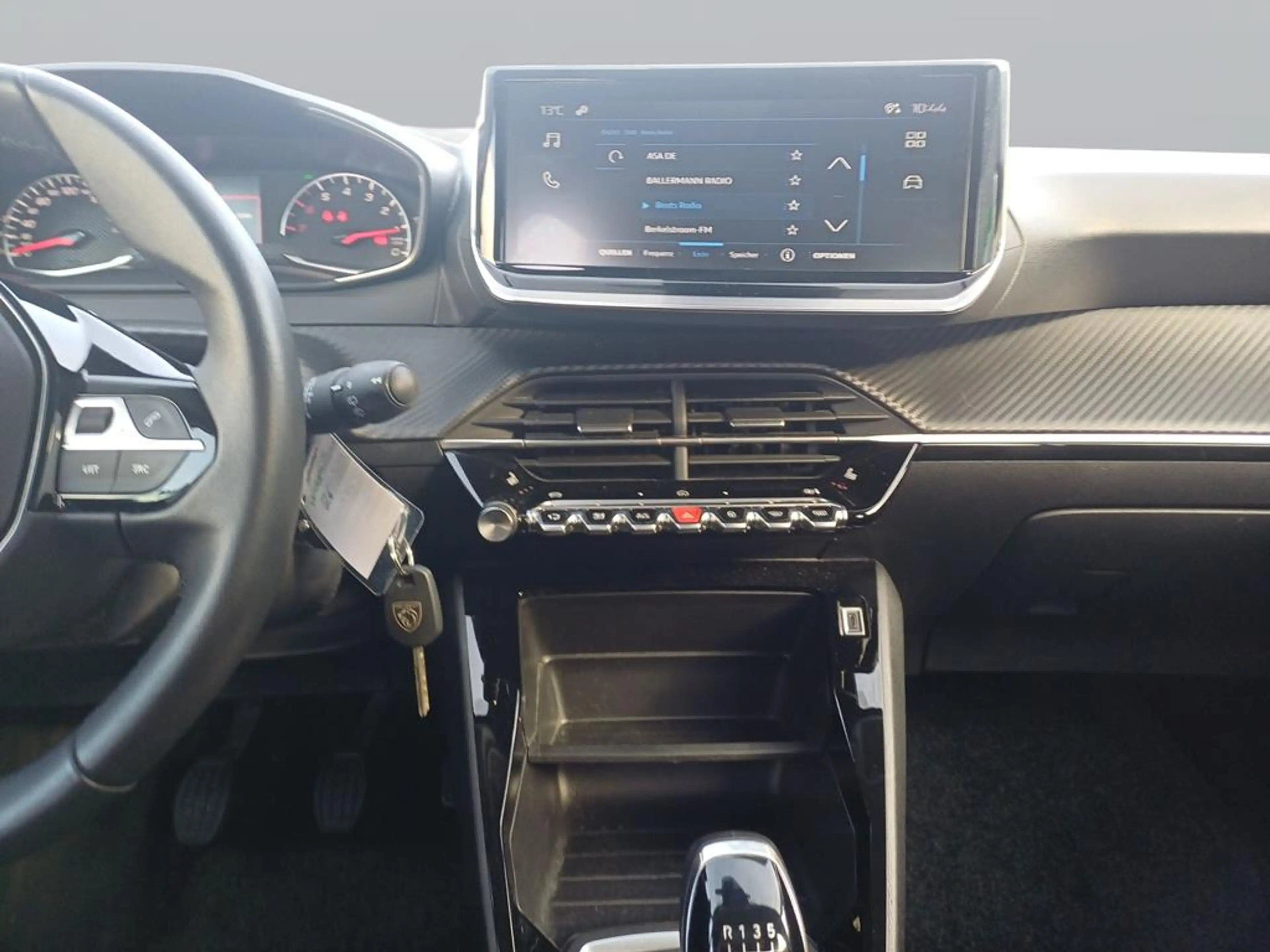 Peugeot 208 Active — photo 12