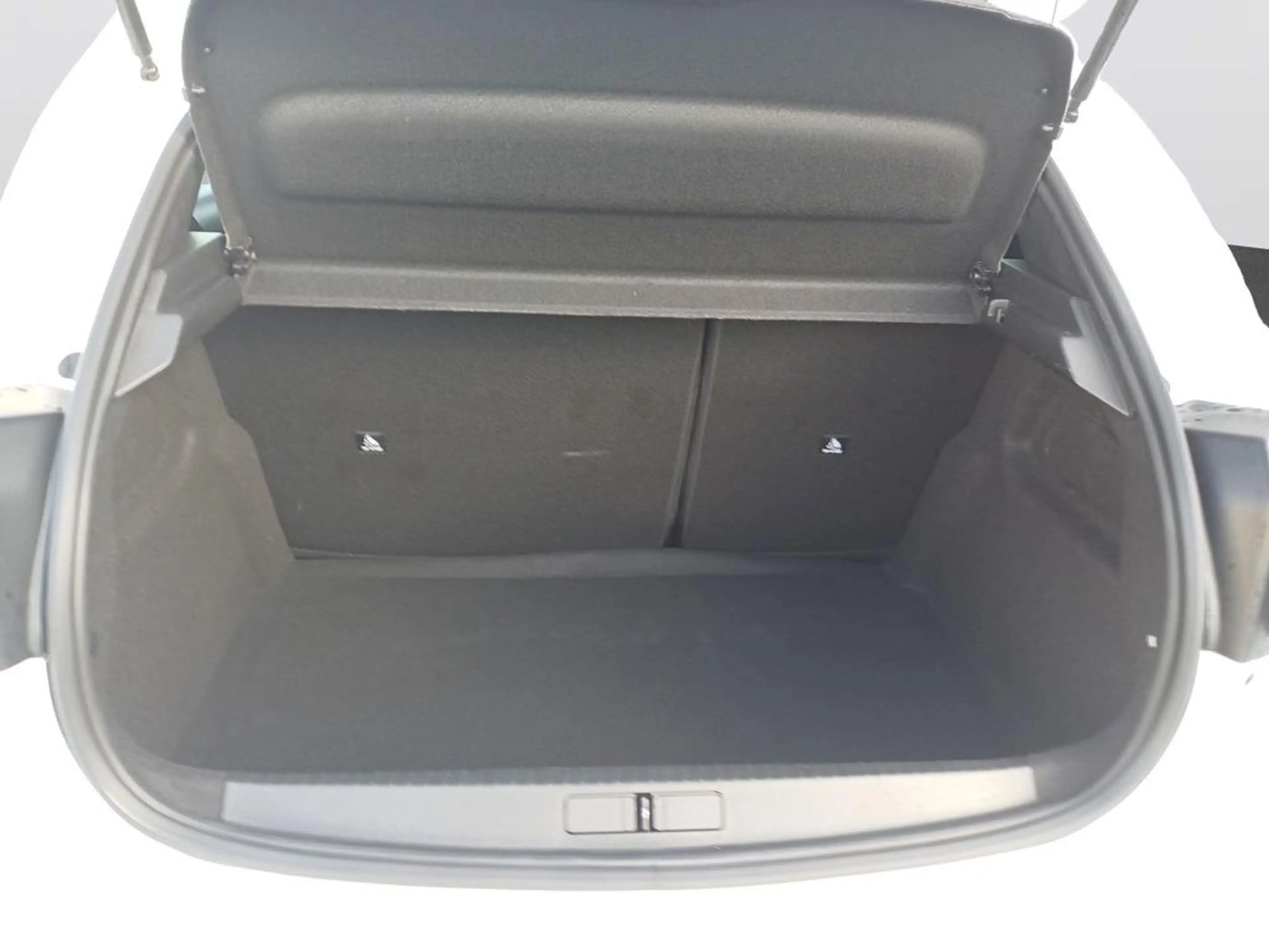 Peugeot 208 Active — photo 7
