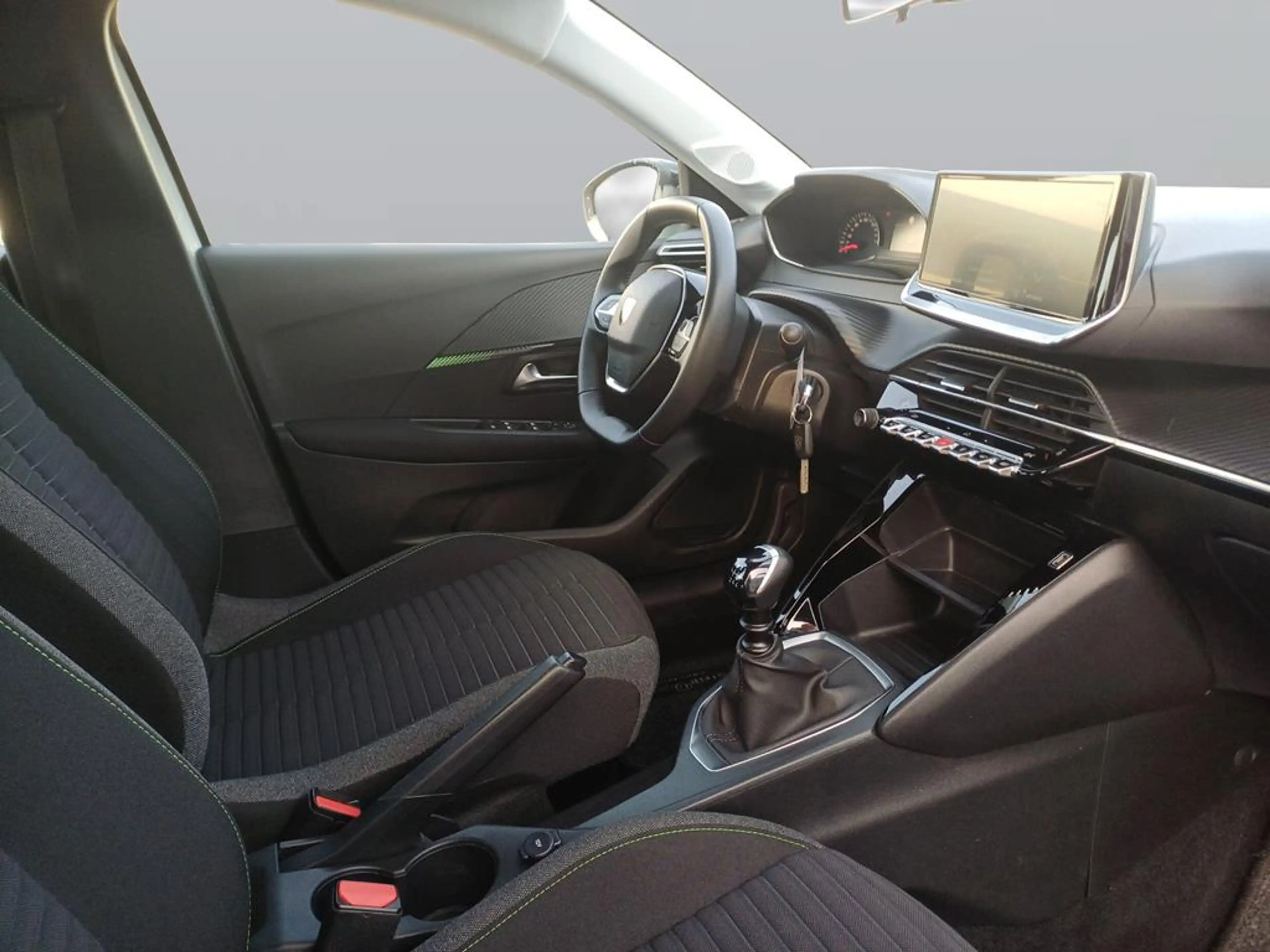 Peugeot 208 Active — photo 11