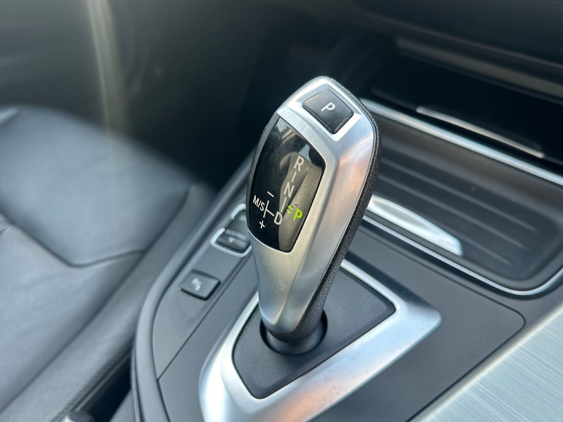 BMW 330 Baureihe 3 Touring 330d--AHK-LEDER-Sportfah. — photo 14