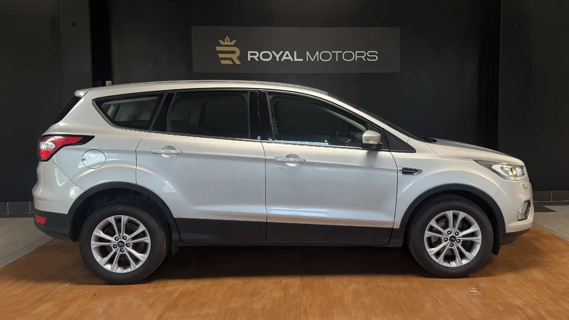 Ford Kuga 1.5 TDCi Titanium 4x2 Silber - 2