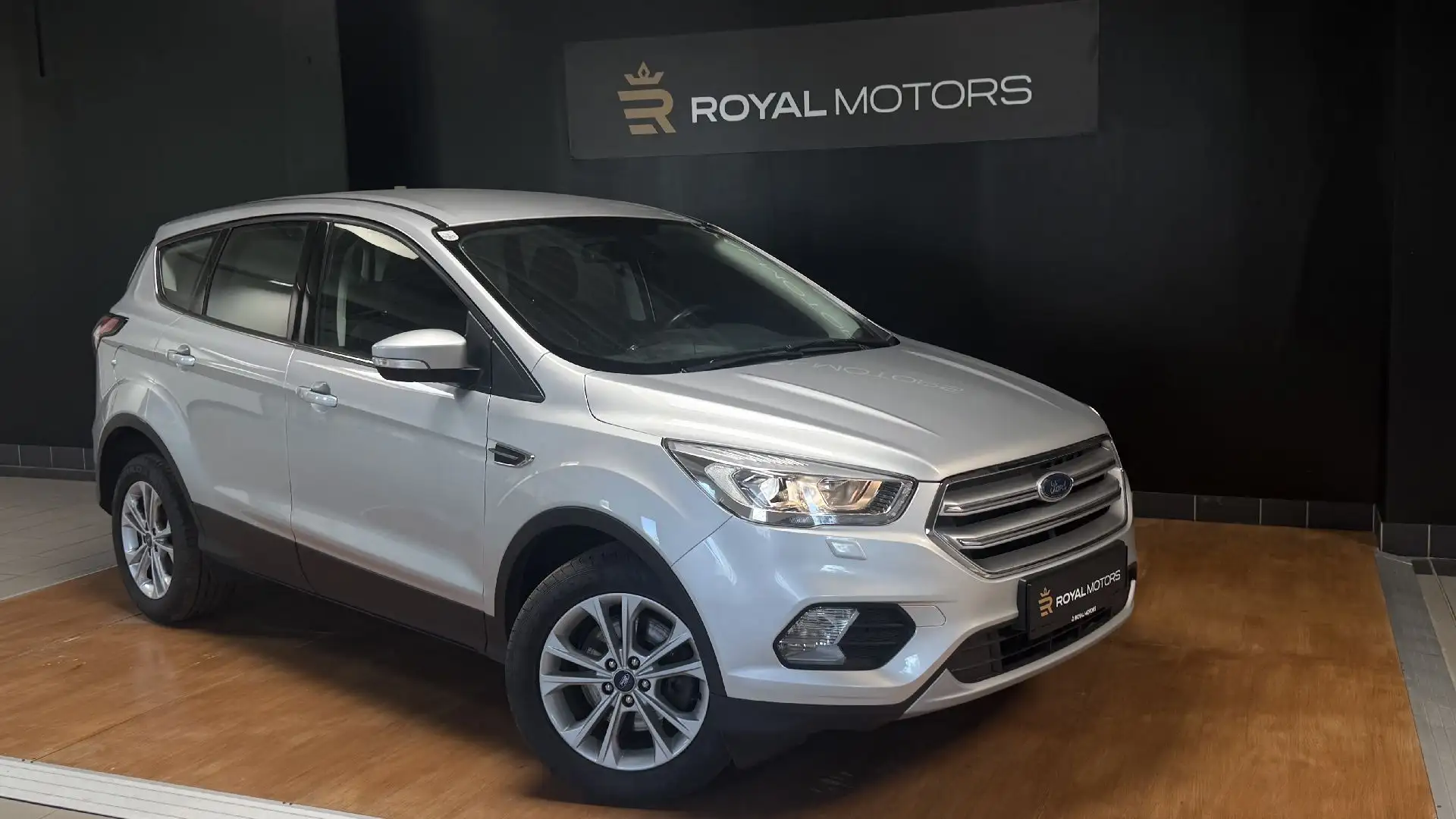 Ford Kuga 1.5 TDCi Titanium 4x2 Silber - 1