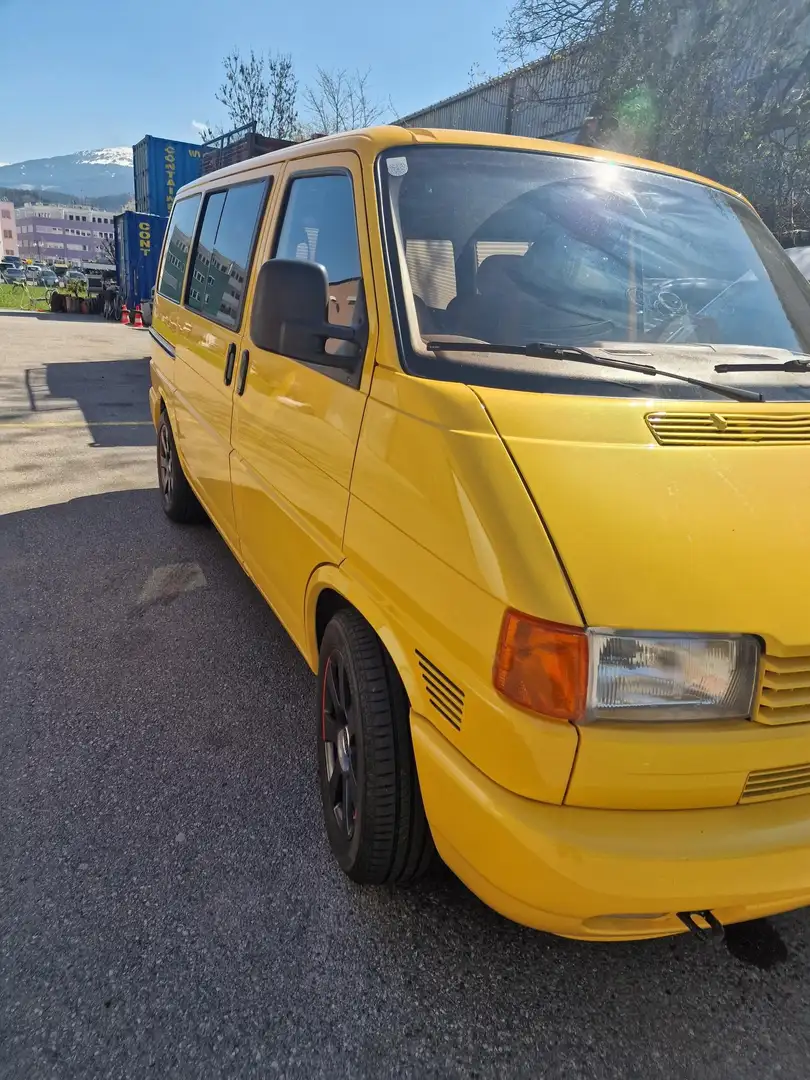 Volkswagen T4 VIP. Żółty - 1