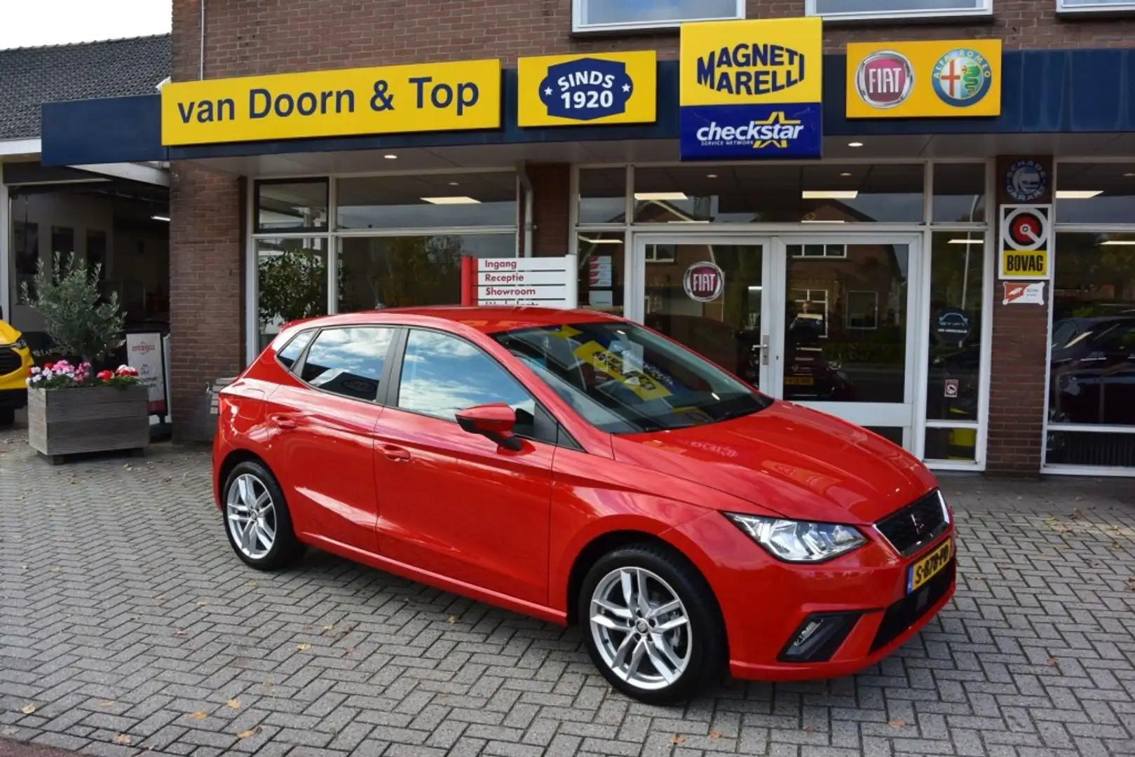 SEAT Ibiza 1.0 TGI FR BNSINT. Rood - 1