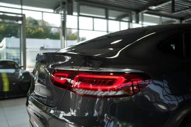 Mercedes-Benz GLC view 12
