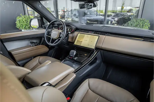 Land Rover Range Rover Sport view 10