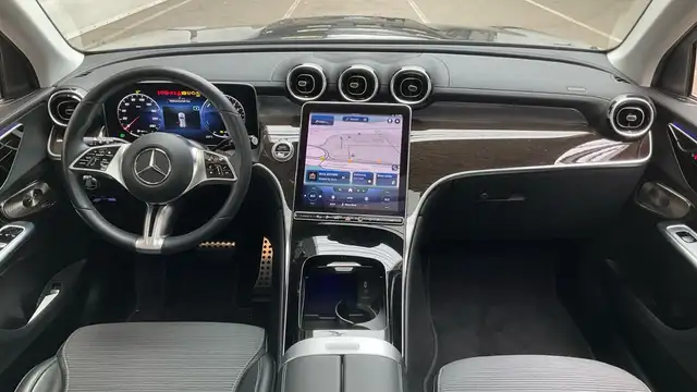 Mercedes-Benz GLC view 9