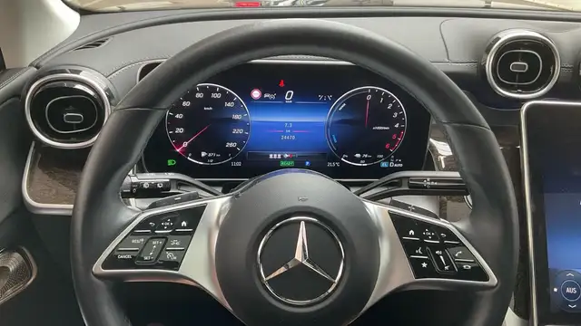 Mercedes-Benz GLC view 11