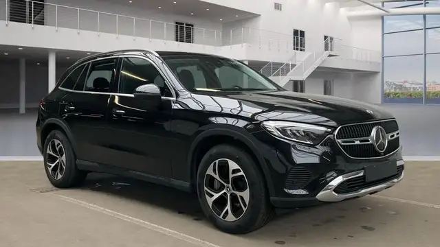 Mercedes-Benz GLC view 2